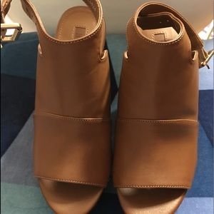Forever 21 Wedge size 7 Brown